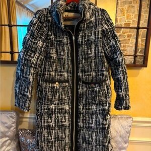 Herno Black and White Puffer Jacket with Graphic Design
Worn only once